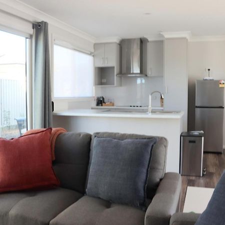 Apple Blossom Cottages Станторп Екстериор снимка