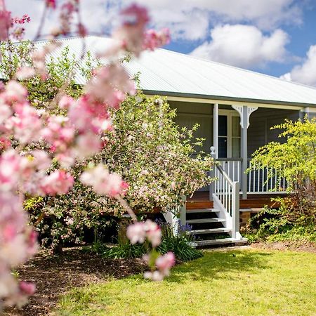 Apple Blossom Cottages Станторп Екстериор снимка
