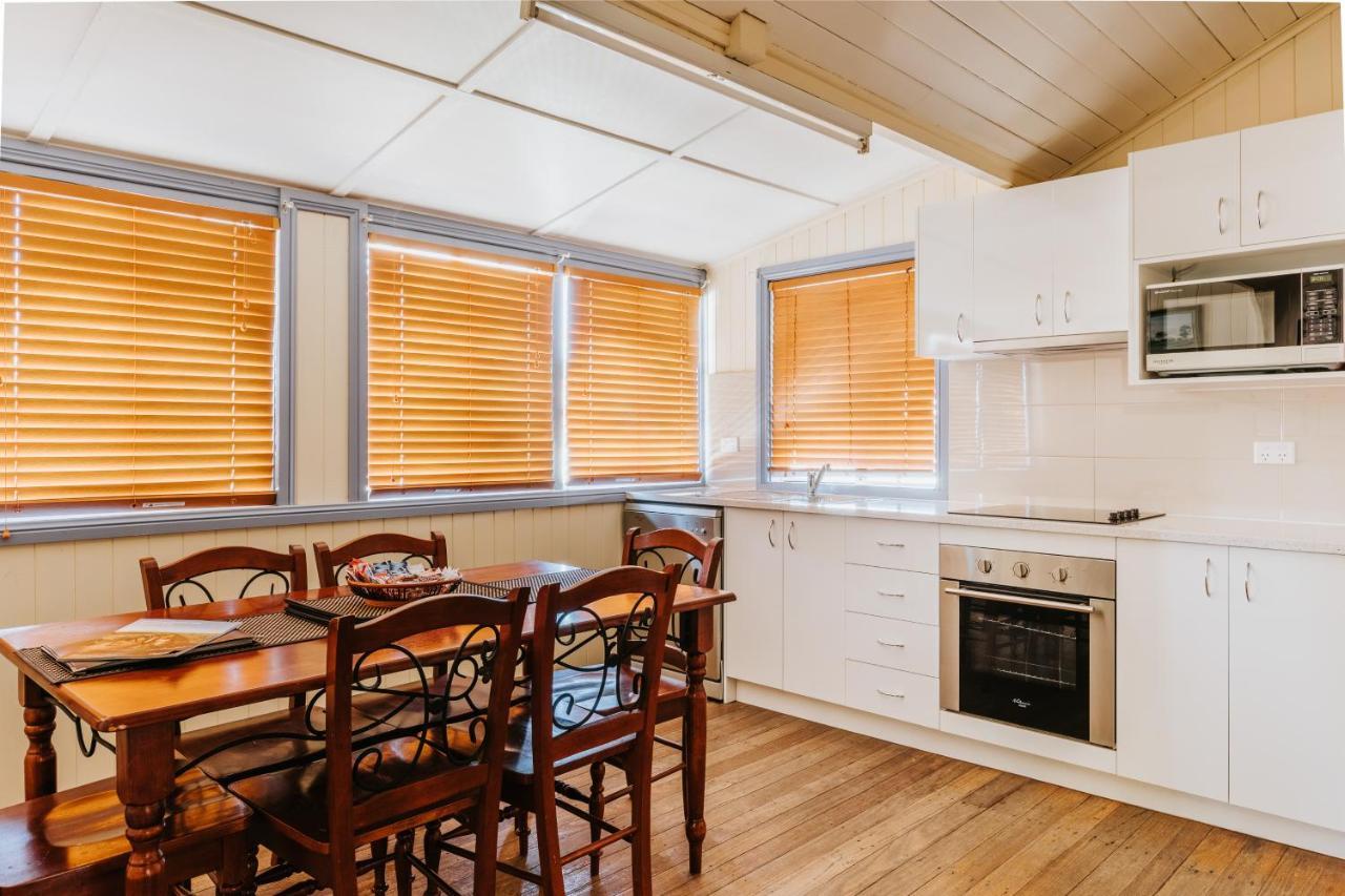 Apple Blossom Cottages Станторп Екстериор снимка