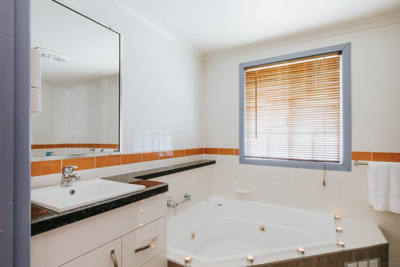 Apple Blossom Cottages Станторп Екстериор снимка